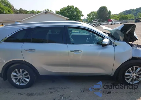 2016 Kia Sorento 2.4L Lx z USA, uszkodzony, nr VIN 5XYPGDA38GG041748